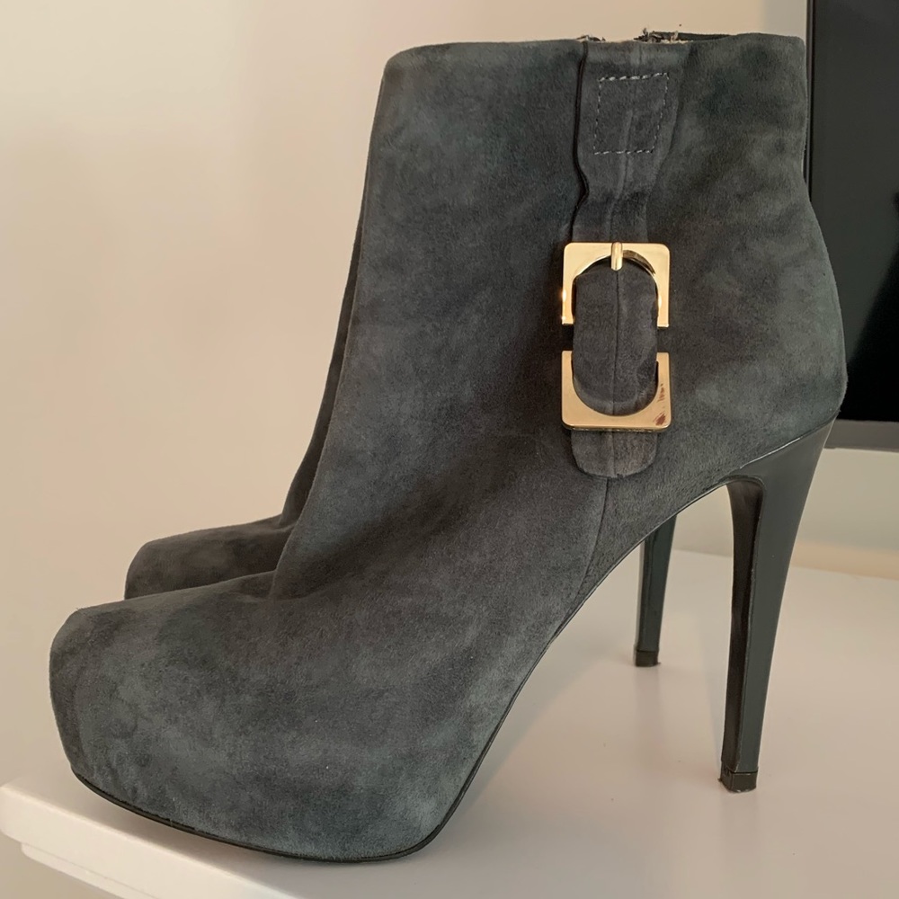 Diane VonFurstenberg Grey suede bootie size 7